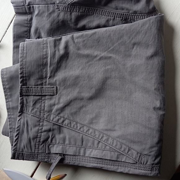 L.L. Bean Cargo Shorts, Natural Fit - Picture 10 of 12